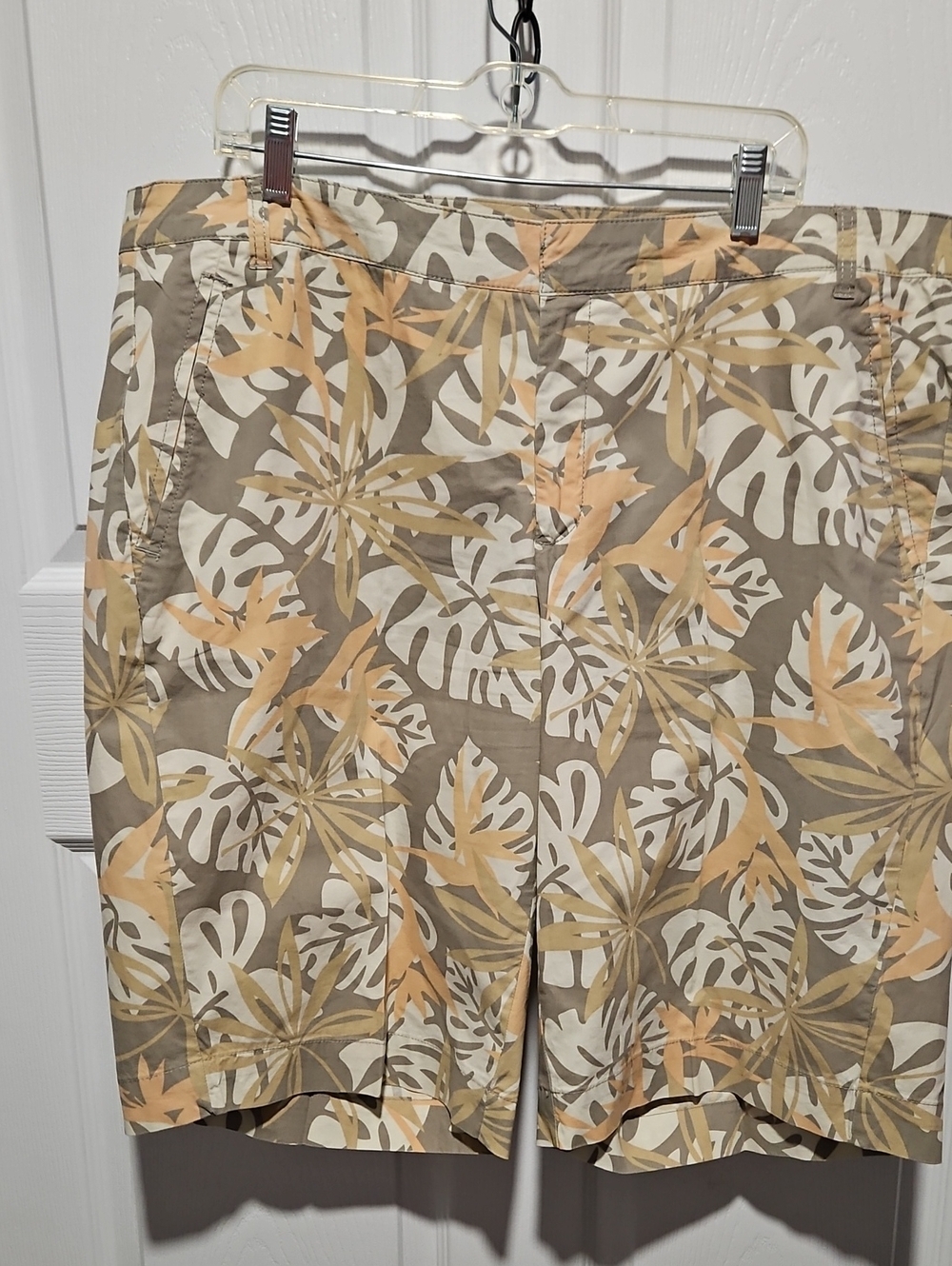 French Cuff Beige and Cream Tropical Shorts